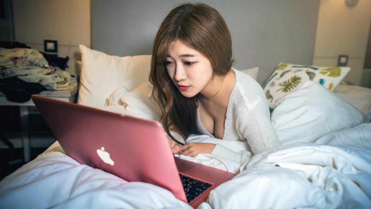 未满18岁禁止下载:  网络安全与保护未成年人