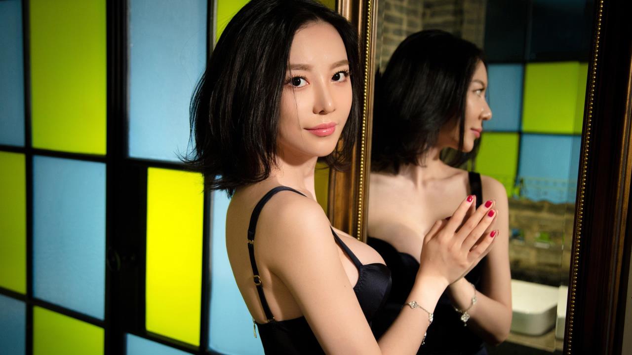 深入探讨：亚洲精品成人片在线播放三更的影响力与未来