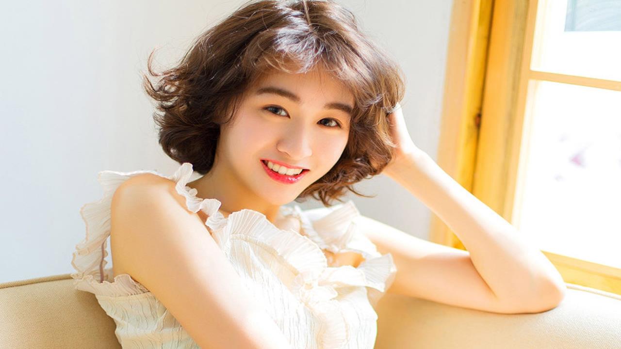 姬小满开叉裙穿搭的注意事项图片:  凸显腿长与优雅的完美平衡